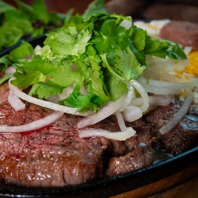 Bo Ne / Jumping Beef.
