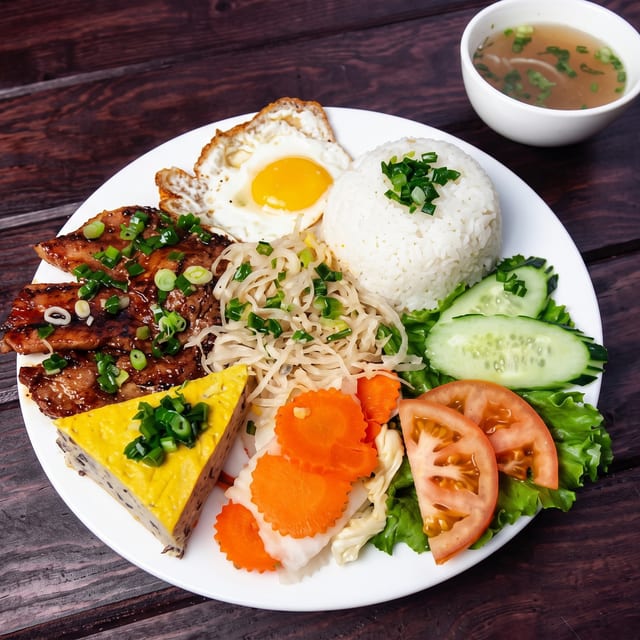 Gabo Rice Plates / Com Dac Biet.