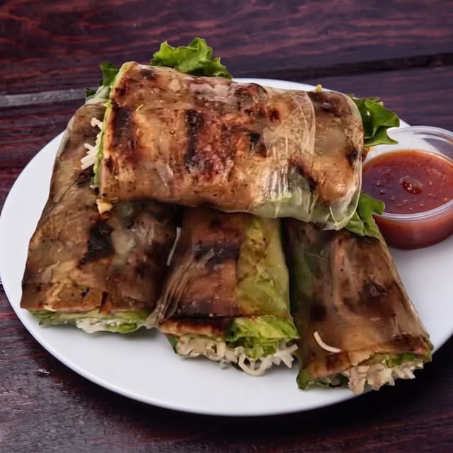 Goi Cuon Heo Nuong/Grilled Pork Rolls.