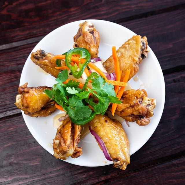 Ga Me/Caramelized Tamarind Sauce Chicken Wings.